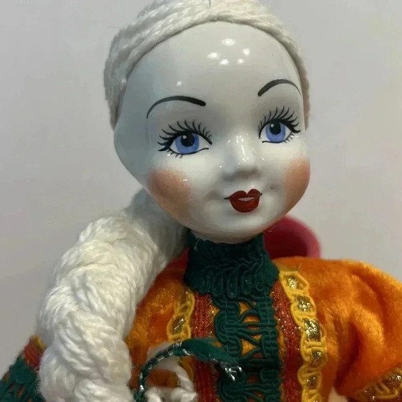 Handmade from St-Petersburg Russia Angela porcelain doll excellent condition - Picture 2 of 9